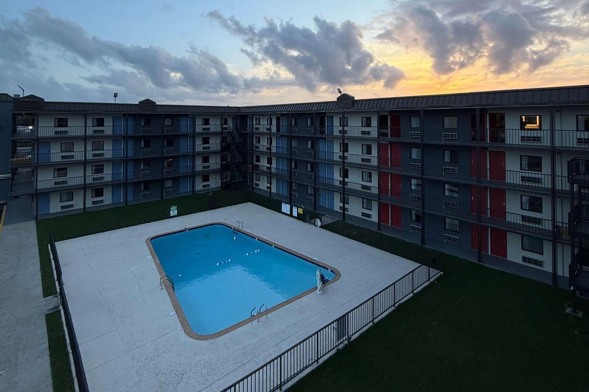 Days Inn By Wyndham Kenner/New Orleans Airport South Kültér fotó